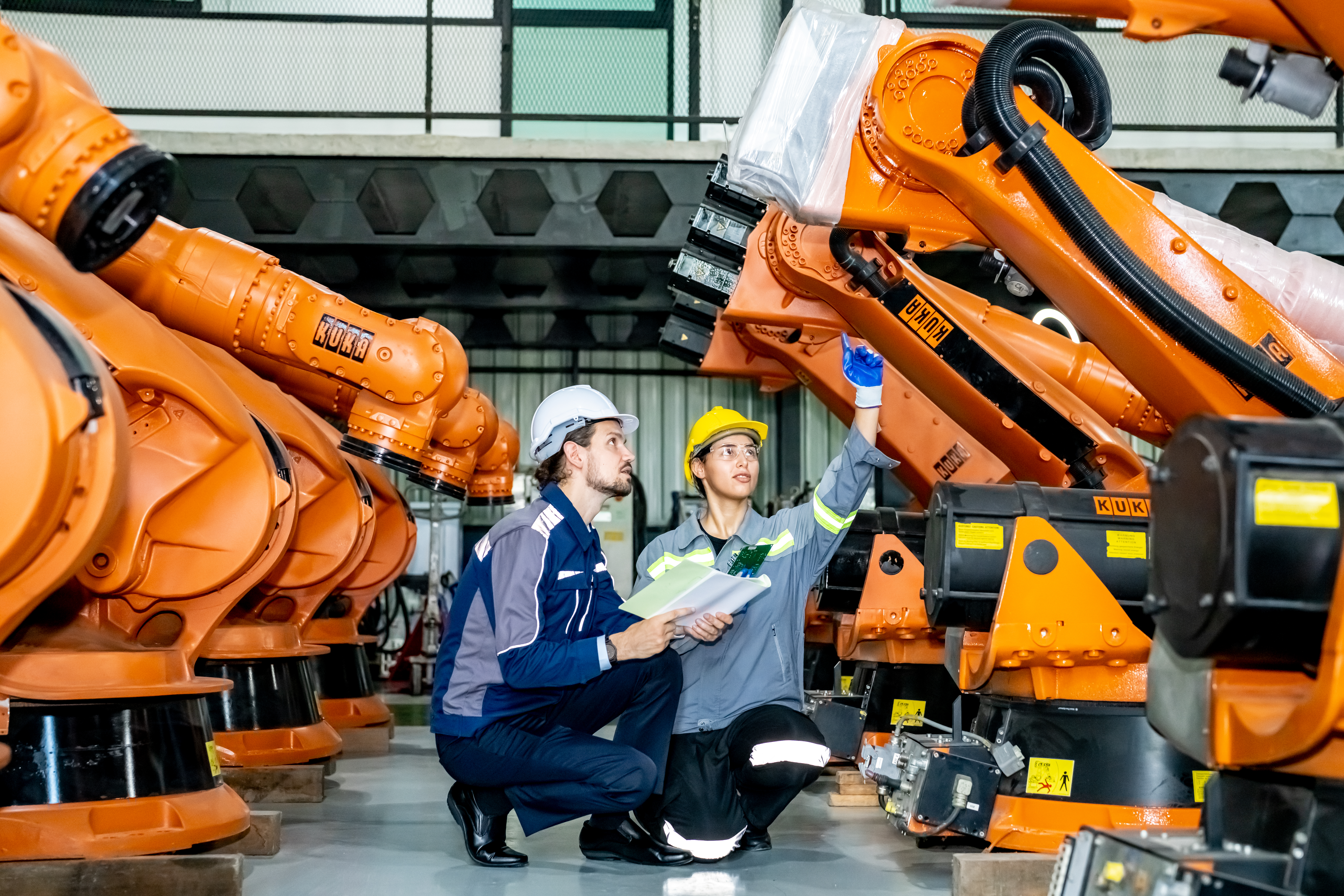 engineers-with-pick-and-place-robot